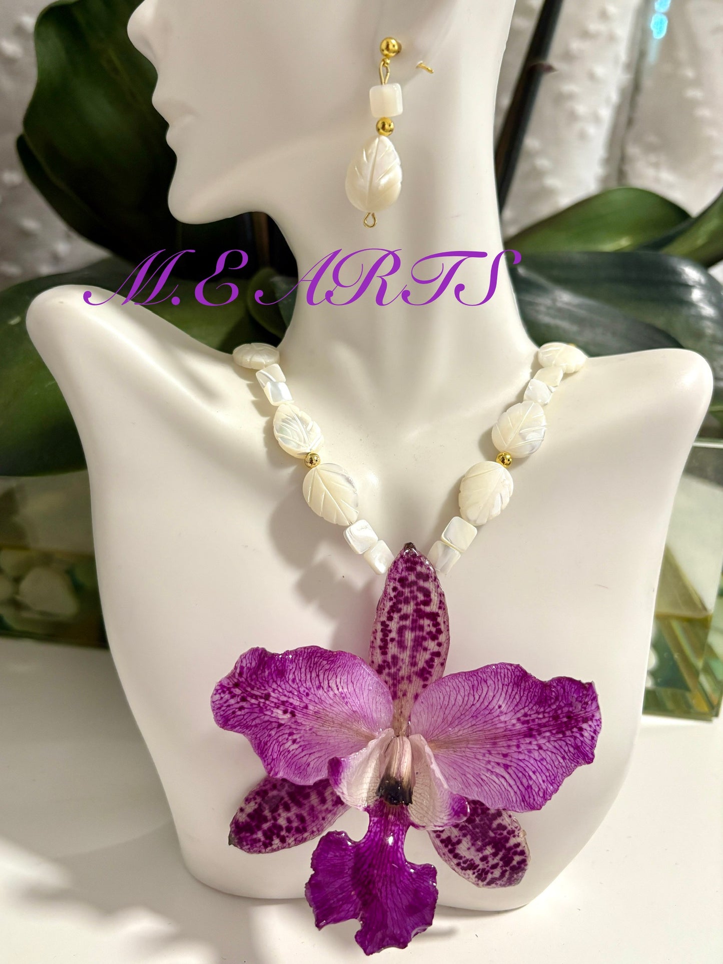 Pink Leopard Orchid & Mother-of-Pearl Leaves Set