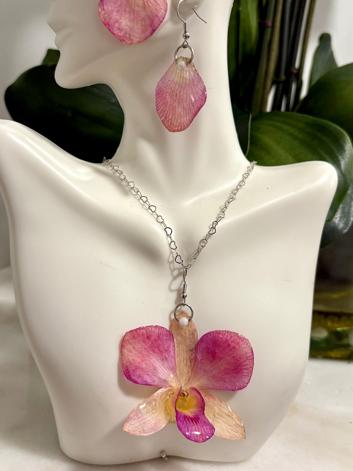 Dark pink Orchid & Necklace and earrings set