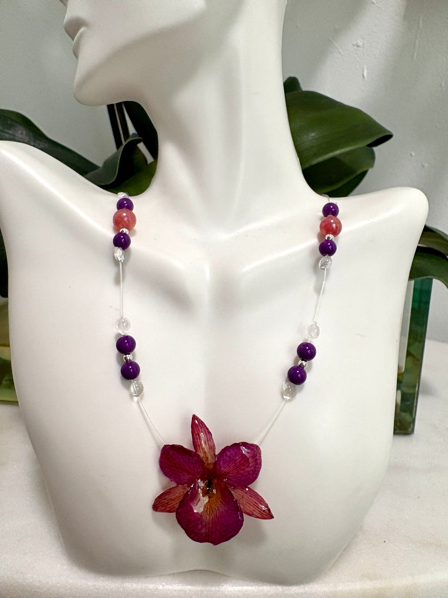 Crystal mini orchid pink/purple necklace
